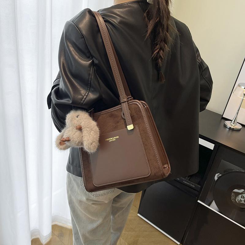 Retro bag women's large capacity 2025 new autumn and winter versatile simple shoulder underarm bag commuter tote bag