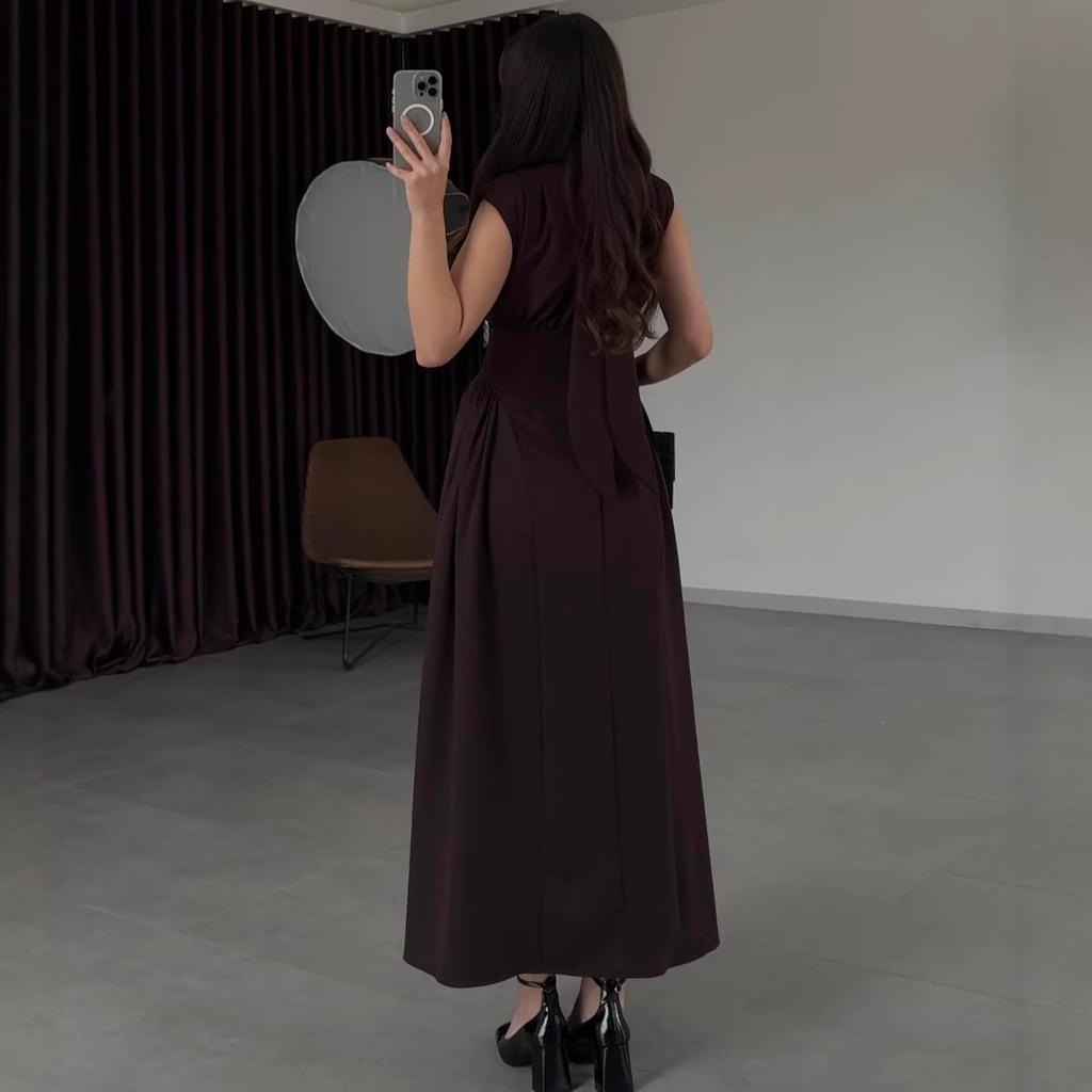 Europe, America, the new summer vacation style temperament pleated sleeveless lace-up big pendulum long dress