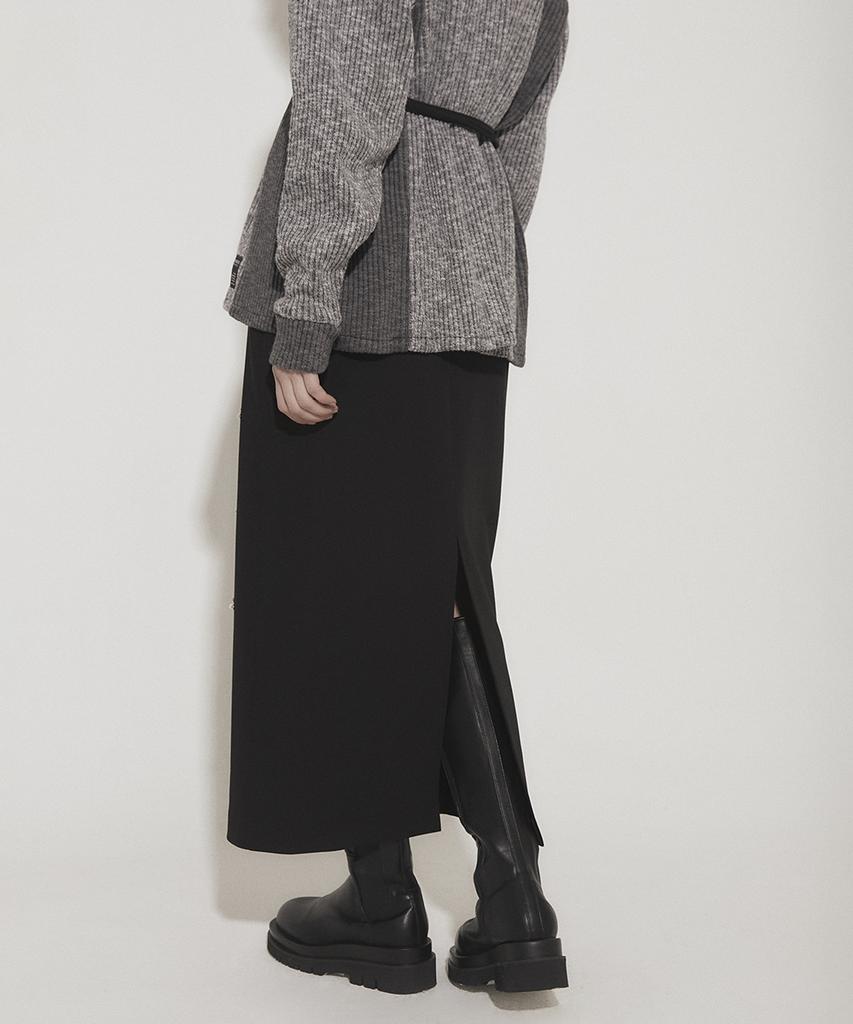 Eoboneoseu Studded Maxi Skirt [Black]
