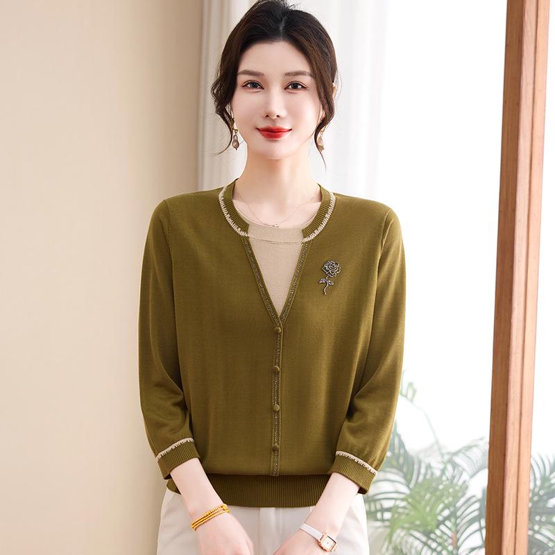

2026 Spring/Autumn Knit Short-Sleeve T-shirt for Middle-Aged Women, Stylish Versatile Thin Top 4XL [Recommended 145-165 lbs]