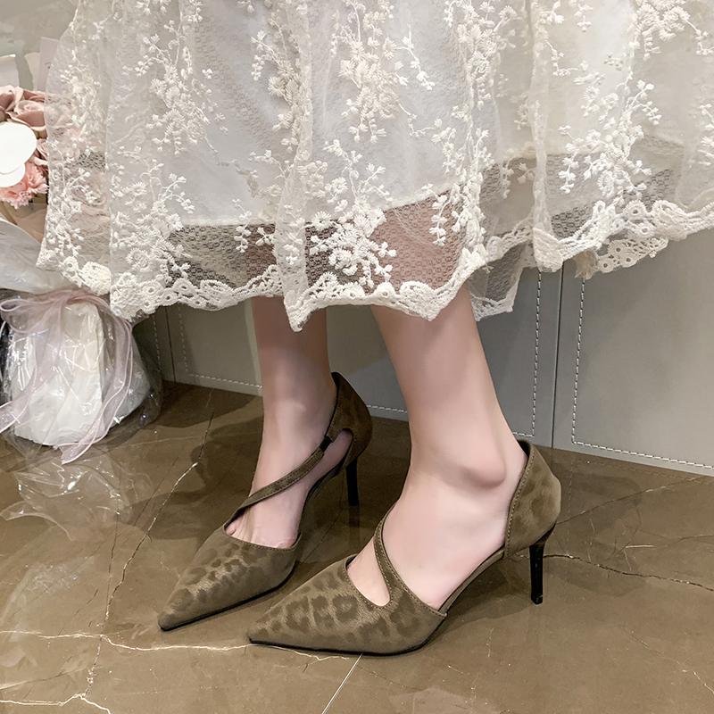Spring and Summer New Pointed Toe Shallow Mouth Baotou Niche Stiletto Sandals for Women Sexy Leopard Print High Heels