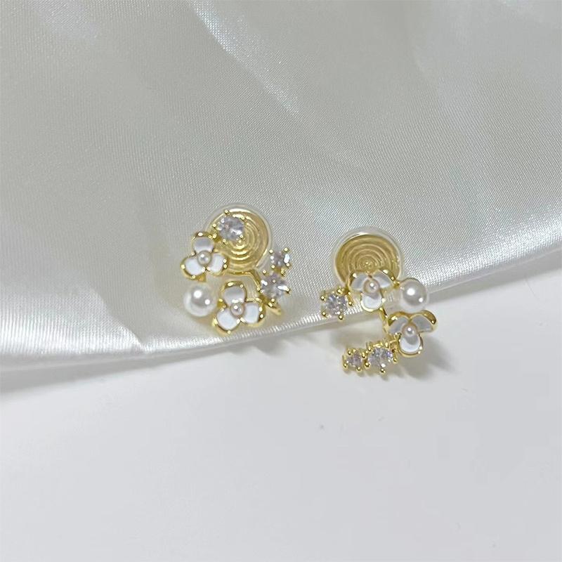 Exquisite Cute Crystal Flower Stud Earrings For Women Personality Simple Ear Clip Bride Wedding Party Female Jewelry
