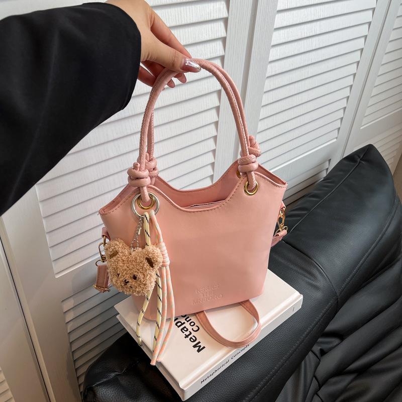 

New summer fashionable versatile and beautiful texture portable bucket tote bag commuter shoulder messenger bag no pendant рожевий