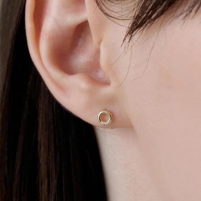 14k Modern Round Single Prism Piercing (single)