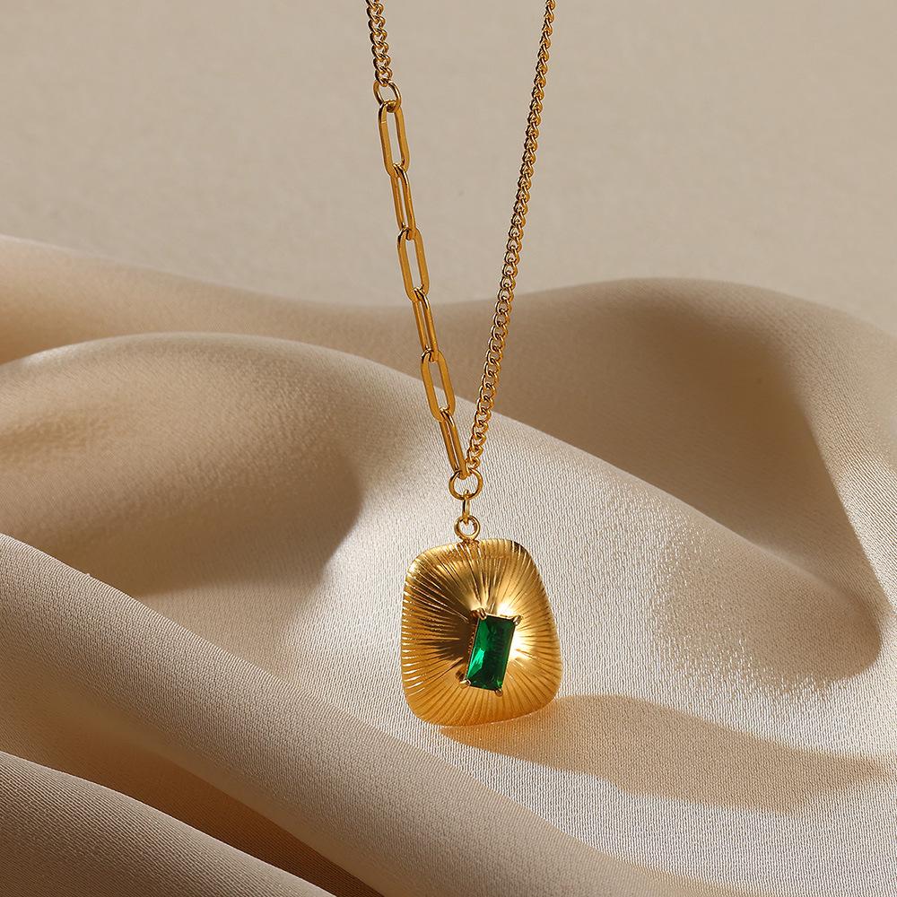 European & American Fashion Stainless Steel Women's Necklace - Trendy Luxury Clavicle Chain for Daily Wear