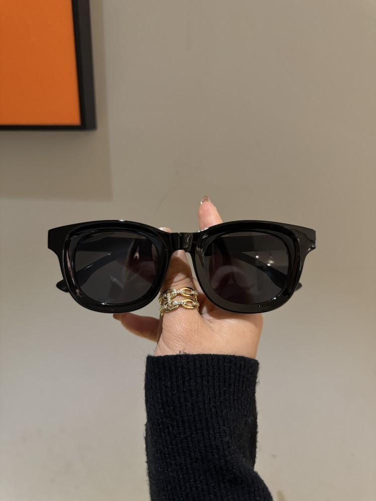 

Latest Retro Square Sunglasses Female Male Brand Rectangle Sun Eyeglasses Women Oval Eyewear Oculos De Sol for Men Women Glasses MULTI