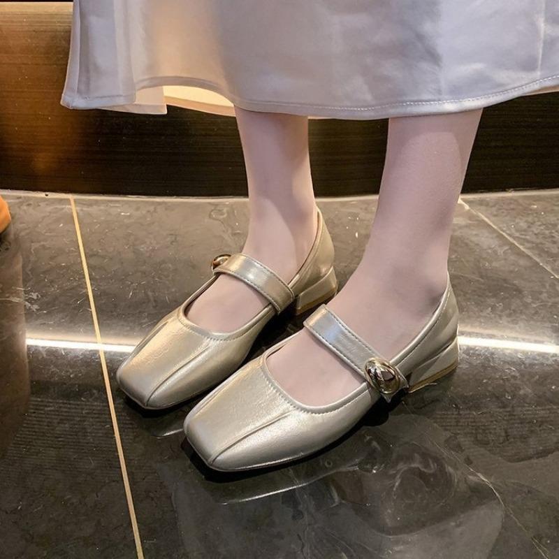 Fashionable Square-toed, Large-sized, Low-top Single Shoes for Women with Thick Heels and Riveted Breathable Shoes