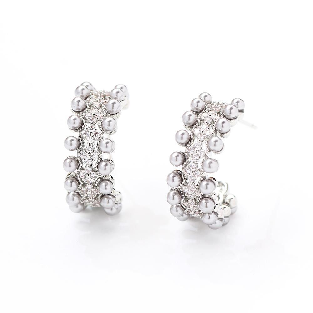 Retro niche stone lace-shaped earrings, versatile high-end gray imitation pearl stud earrings, silver needles