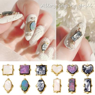 Exquisites Nagelornament mit lichtechtem 3D-Effekt