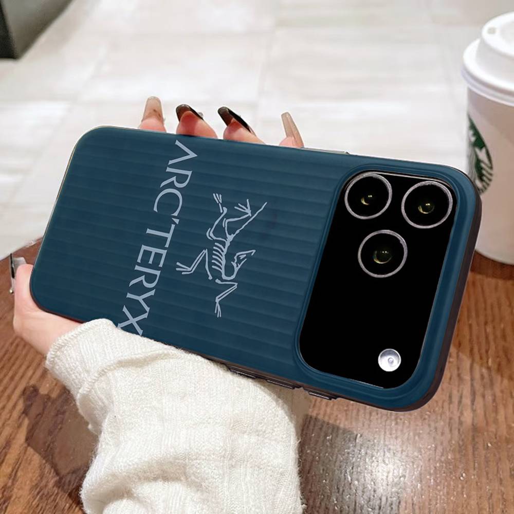 

Classic Outdoor Brand A-Arc T-Teryx For IPhone 16 15 14 13 12 11 17 Pro Max Plus Wave Corrugated Phone Case Anti Drop Cover iPhone 17pro max