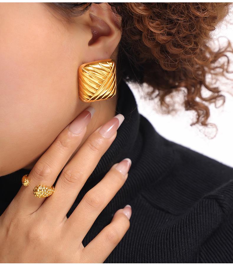 18K Gold Plated Titanium Steel Striped Earrings - European & American Style, Simple Niche Design, Non-Fading Fashion Accessory.