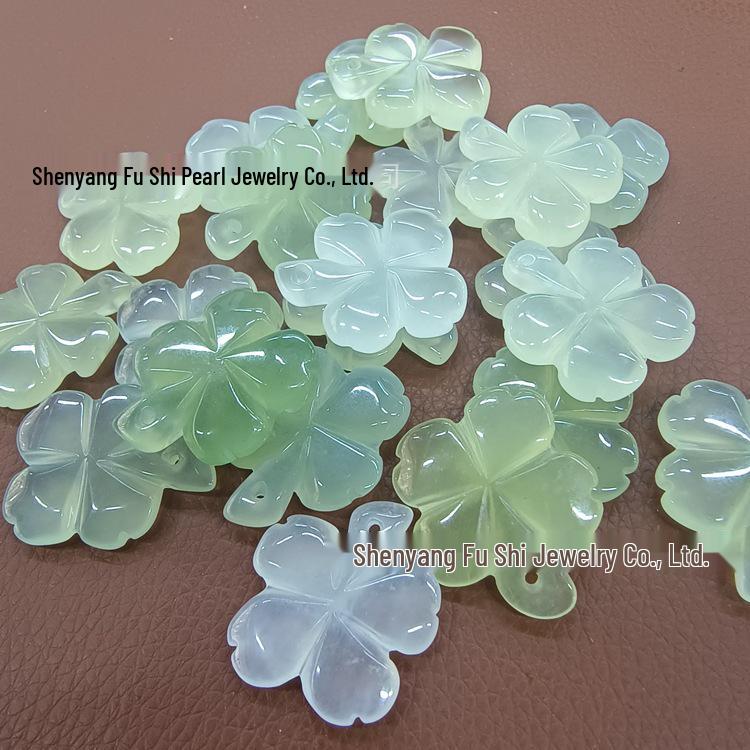Natural Xiuyan Jade Ice Type Hand-Carved Four-Leaf Clover - Authentic and Popular Seven Generations