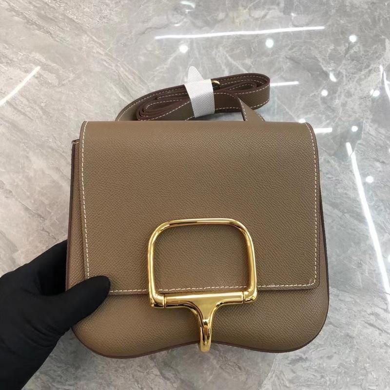 2026 New Leather Women's Bag Palm Pattern Leather D Buckle Honey Hip Curved Bottom Butt Bag, Single Shoulder Oblique Span Bag Cross-border Wholesale