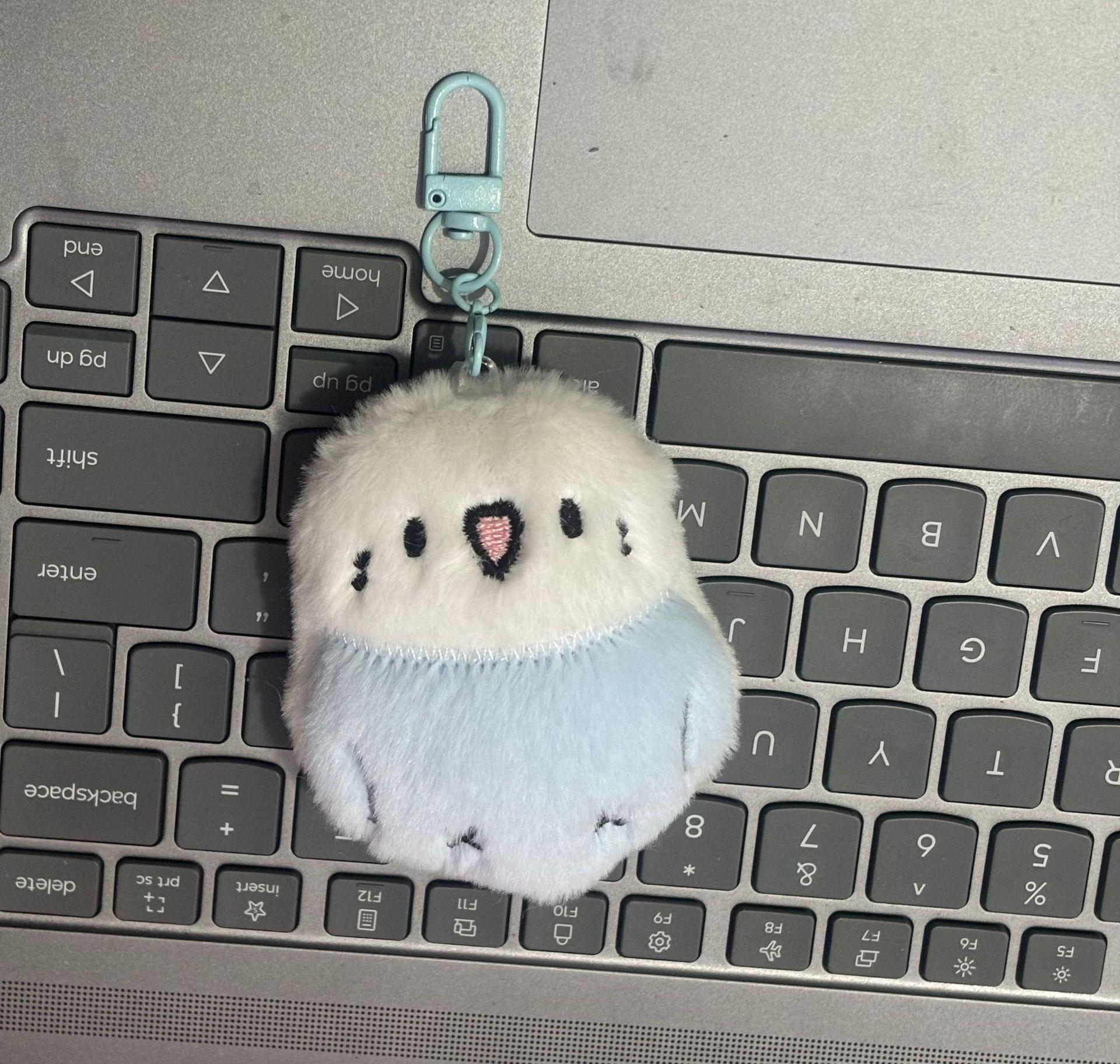

Plush Budgerigar Keychain Soft Stuffed Bird Charm Accessory Backpack Decoration Bag Pendant with Metal Clip for Keys and Gifts One Size