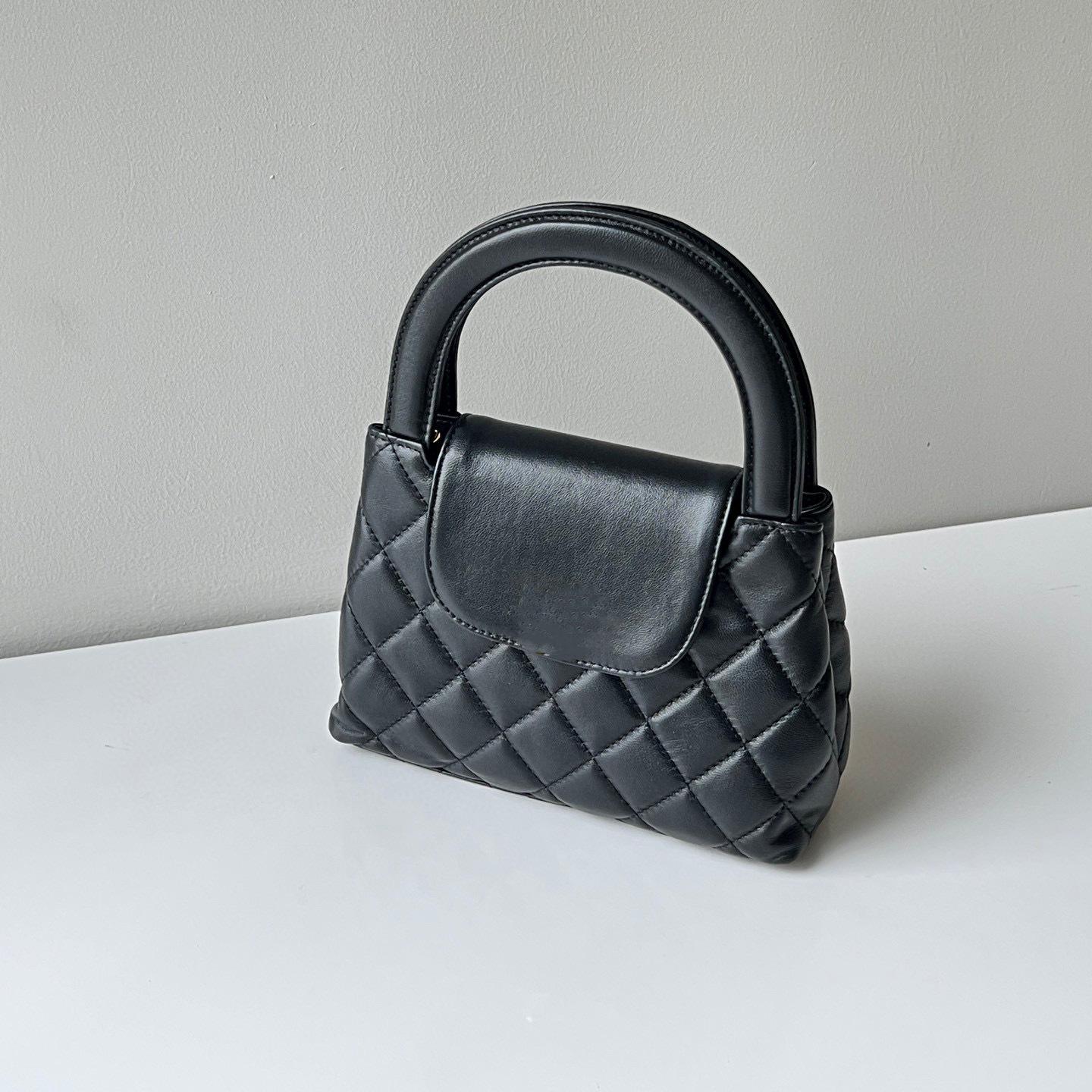 

Модные женские сумки 2025 года: Универсальный и стильный дизайн с откидным верхом для ношения в руке или через плечо, идеально подходит для осени и зимы. чёрный