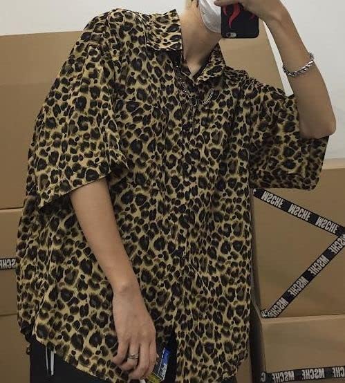 Aspersio Košile s límečkem s krátkým rukávem ve stylovém americkém ležérním stylu se zvířecím potiskem leoparda a otevřeným předním dílem Aloha, pánská