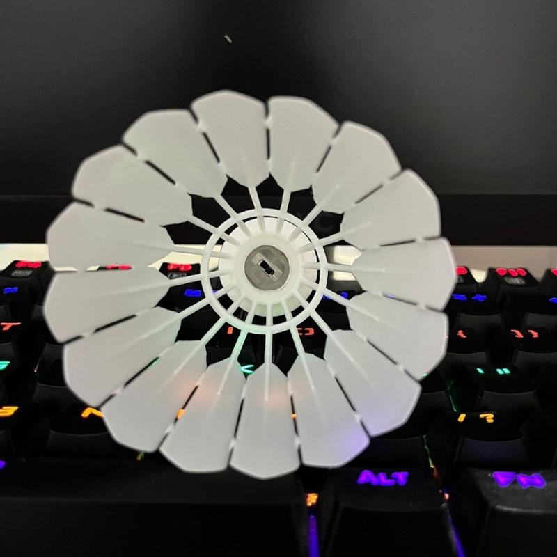 4pcs Light Weight LED Lighting Sport Badminton Night Training LED Glow Shuttlecocks For Outdoor Sports Easy to Use