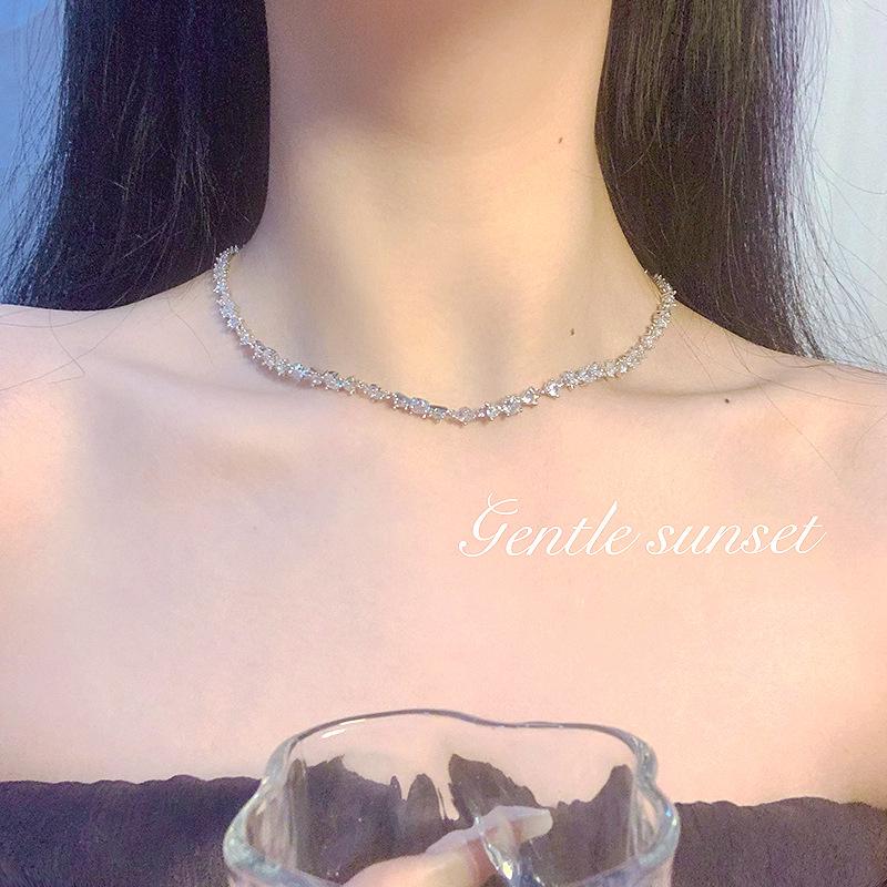 Elegant Dongdaemun Luxury Zircon Necklace - Chic & Shiny Clavicle Chain