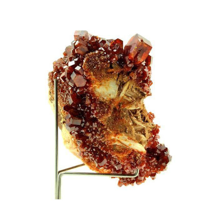Pierres et Minéraux. Vanadinite. 1647.5 ct. Mibladen Mining District, Midelt, Maroc.