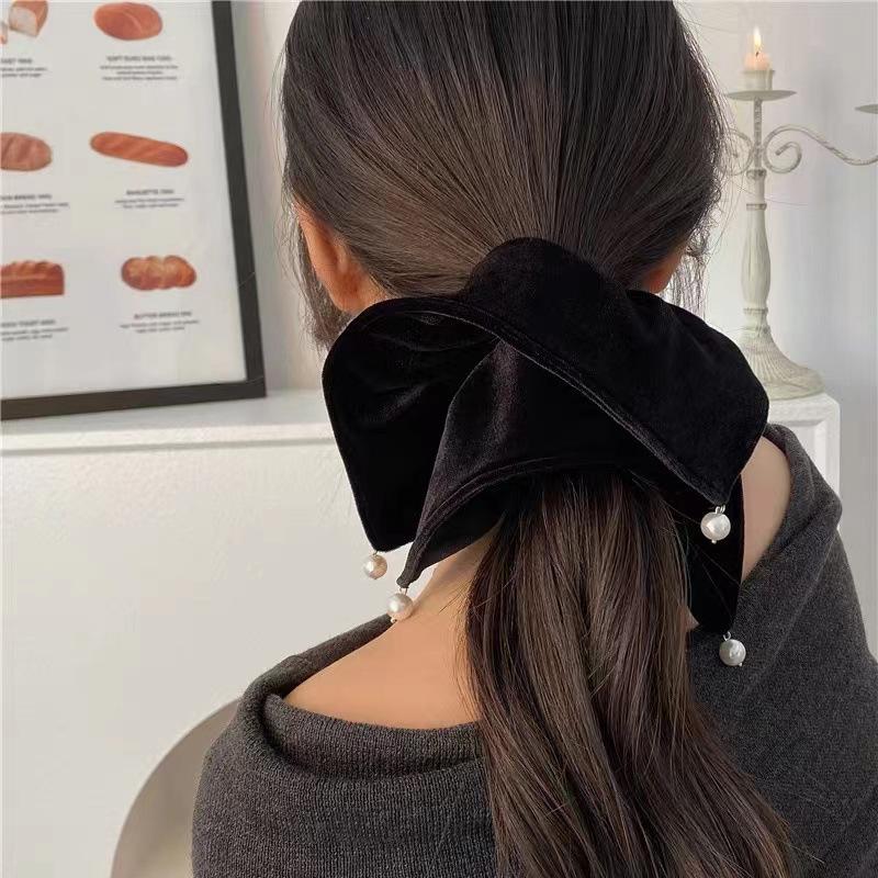 High-End Velvet Black Hair Tie - Versatile Autumn/Winter Bun Accessory for Women