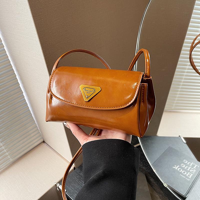 Small Bag Women's Autumn and Winter Retro New Versatile Simple Shoulder Messenger Bag Commuter Pillow Bag