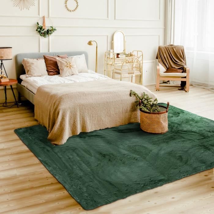 Rug - THE DECO FACTORY - SIBERIA - 160 X 220 Cm - Dark Green - Extra-soft Imitation Fur