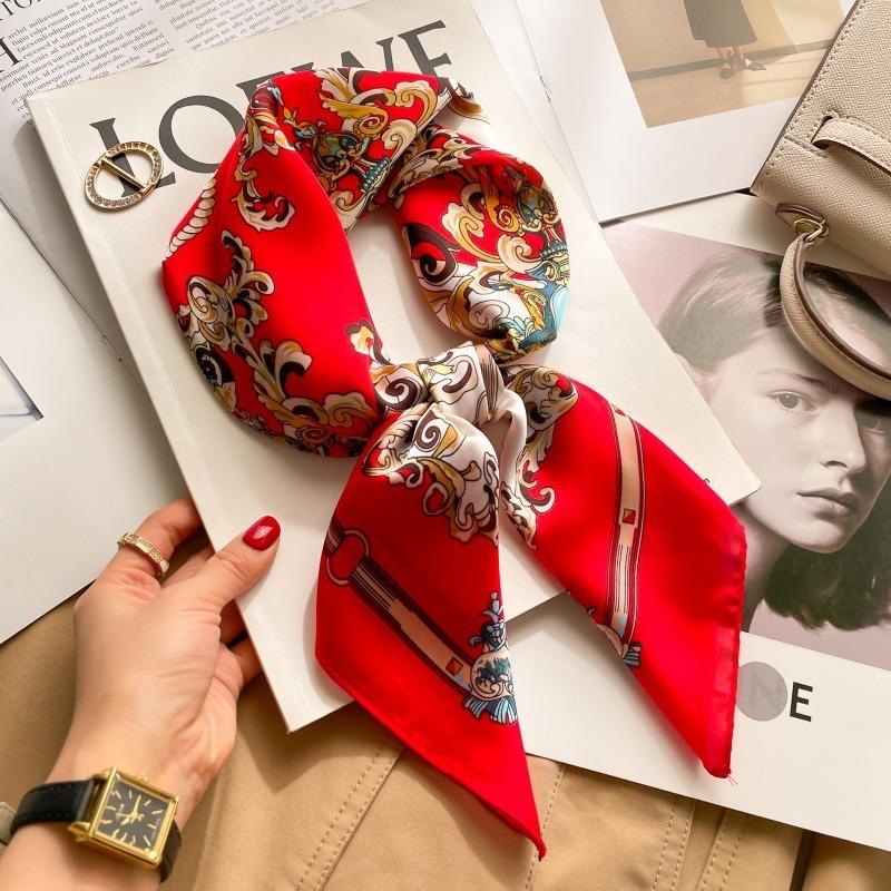 Zhang Ruonan silk scarf women's spring and summer new fashion retro accessories scarf neck high-end small square scarf