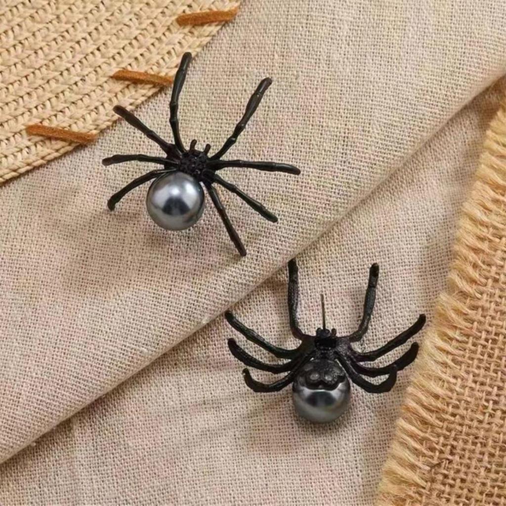 Retro Punk Hepburn Style Black Spider Pearl Earrings for Halloween
