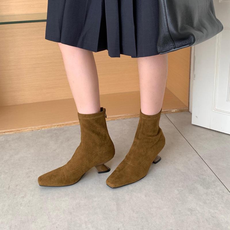 

2025 новые нишевые ретро западные тонкие ботинки квадратный носок замша задняя молния толстый средний каблук ботинки Мартин женские короткие ботинки женские 39