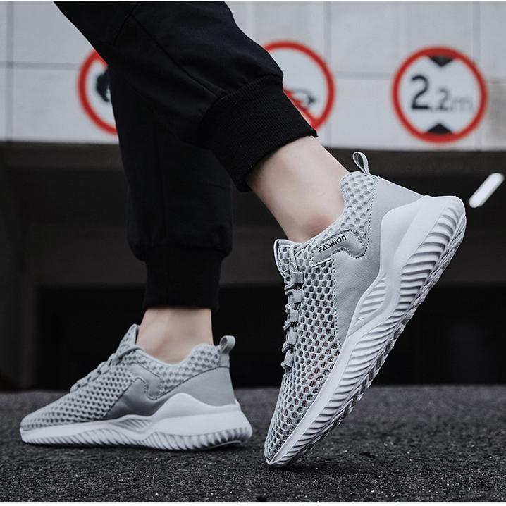 Spring Summer New Men Large Size Hollow Mesh Sports Tide Shoes Breathable Non Slip Wearable Running Sneakers Comfortable