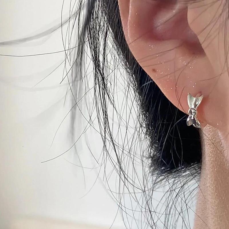 

ANENJERY Серьги-кольца в виде банта для женщин, милый темперамент, универсальные серьги-клипсы, ювелирные изделия белый