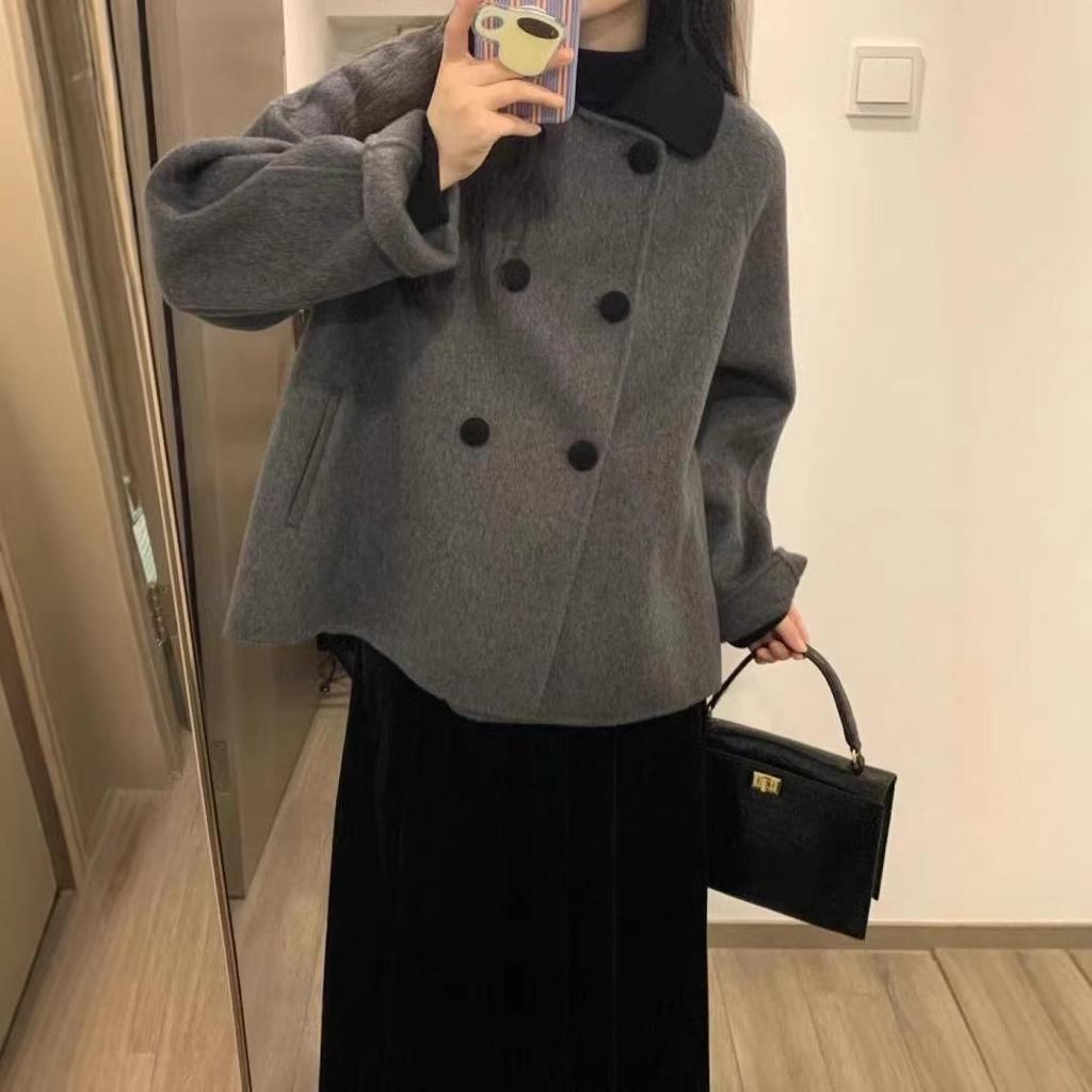 Women's Gray Woolen Coat - Retro Peter Pan Collar, Thickened Korean Hepburn Style for Autumn/Winter, Petite Fit.