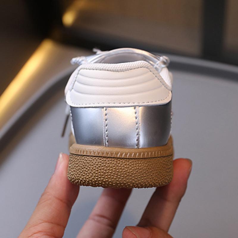 Spring and Autumn New Boys and Girls Sports Shoes Solid Soft Sole College Style Casual Sports Shoes