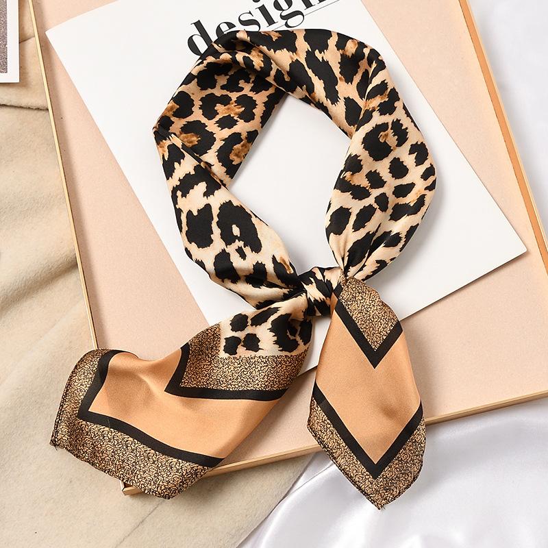 

Light Luxury Leopard Print Bandana, Bohemian Non-Elastic Scarf, Versatile Headwear & Neckwear for Daily Everyday Wear