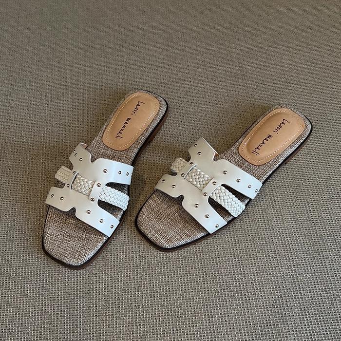 

Sheepskin version~ New French niche leather rivet one-word slippers women s versatile outer wear comfortable flat-bottomed cool slippers 39