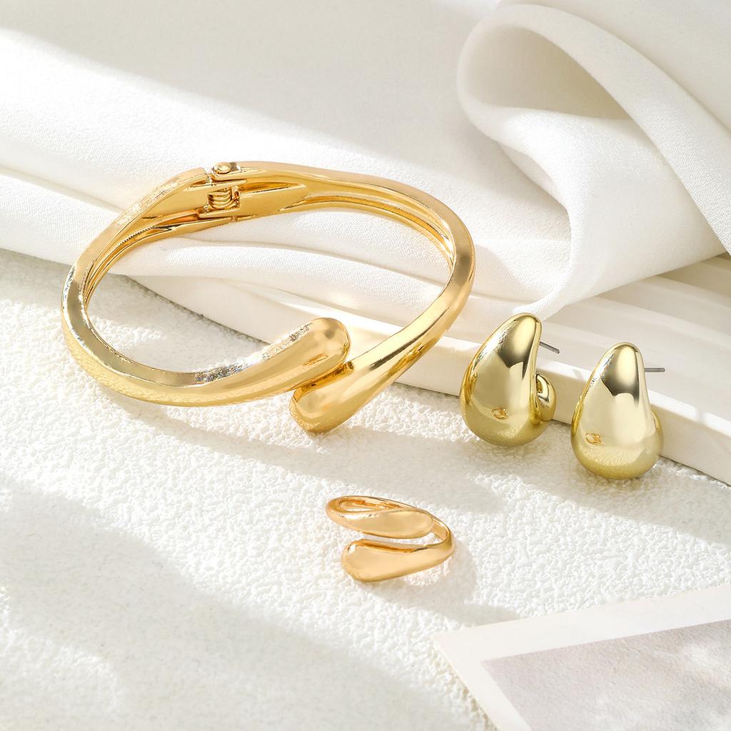 Trend smooth spring opening bracelet metal gold-plated simple temperament personalized exquisite jewelry