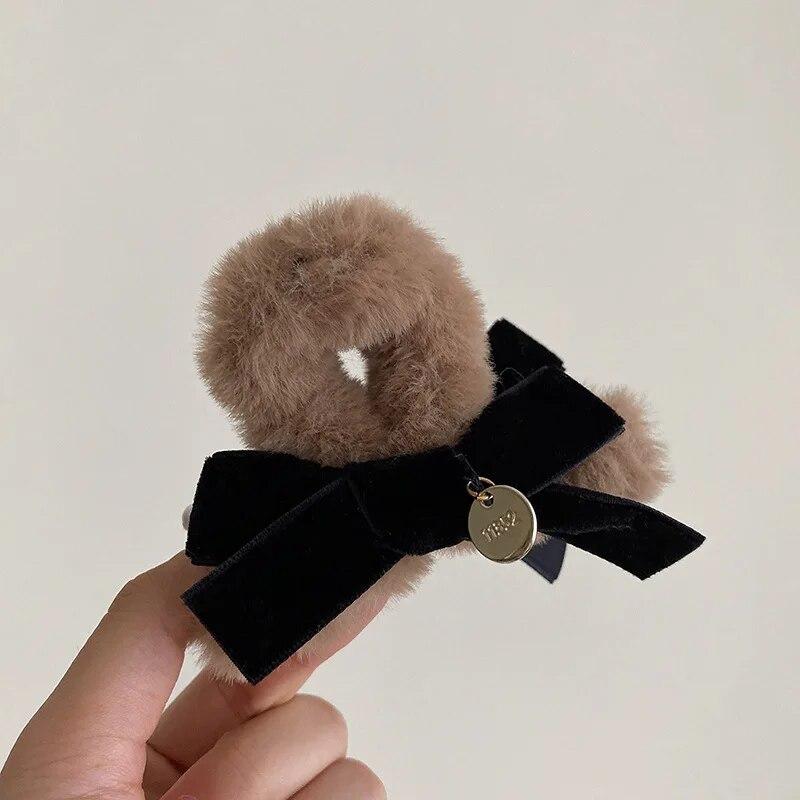 Sweet Bowknot Plush Hair Claw Clip New Classic Small Hair Clips Barrettes Hairgrips Headdress For Female Winter Hair Accessories