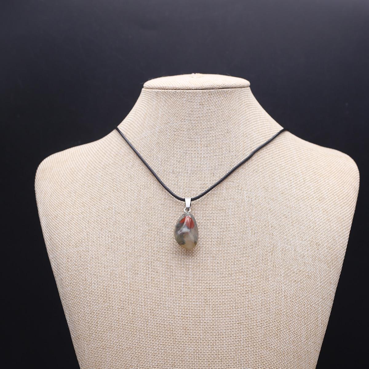 

1 шт. в партии ожерелье из натурального камня, кулон, нерегулярный кристалл, кварц, агат, лазурит, веревочная цепочка, ожерелья для женщин и мужчин, ювелирные изделия, подарки 15 × 25-20 × 30 мм 1Pcs/Dragon s Blood Stone