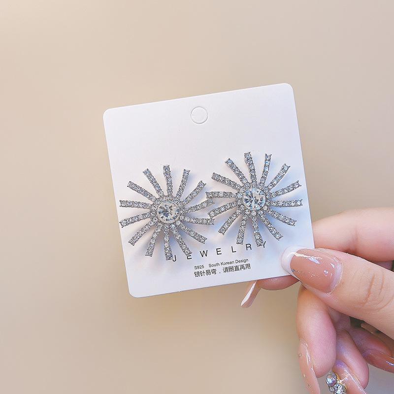 American Metal Wind Fish Bone Stud Earrings, Star Flower Colored Diamond Flash Earrings, Personalized Exaggerated Jewelry