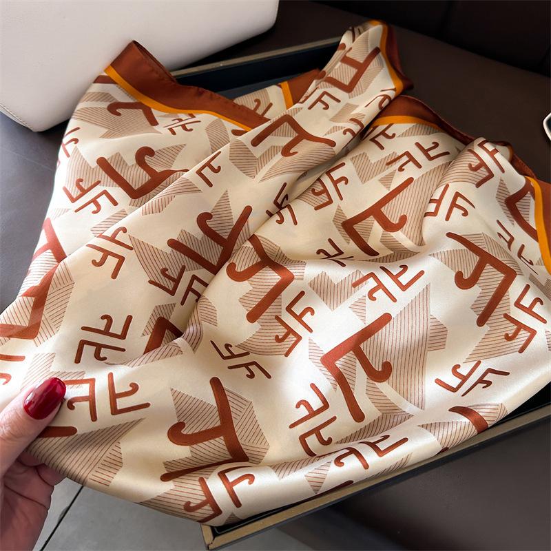 Korean version of printed temperament square scarf simulation silk 71cm headscarf versatile women's travel scarf silk scarf sunscreen shawl