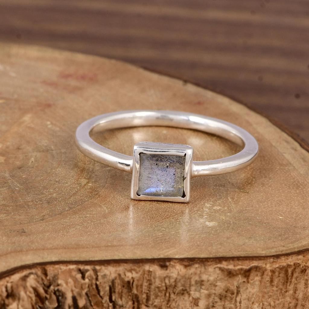 Minimalist Labradorite Square Ring – Natural Labradorite Gemstone Ring – Sterling Silver Stackable Ring – Handmade Dainty Jewelry – Gift for Her