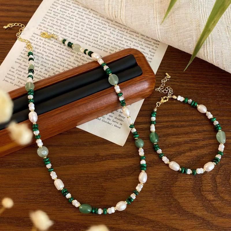Summer Women's Natural Pearl & Malachite Beaded Necklace - Colorfast Light Luxury Clavicle Chain