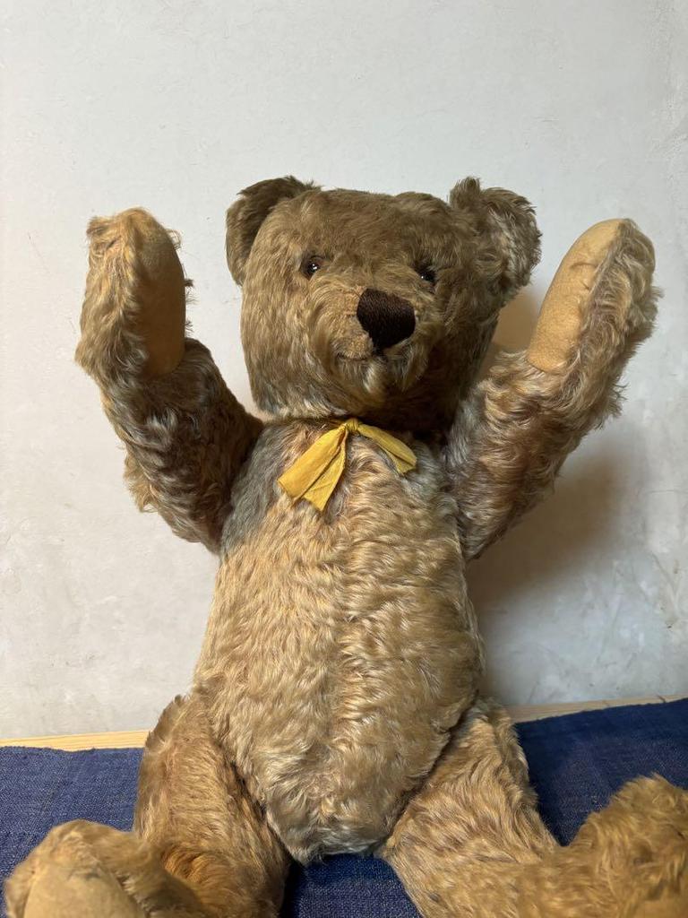 [USED] Vintage Teddy Bear, 52cm, Cries from Belly, Moves Limbs, Yellow Ribbon Intact