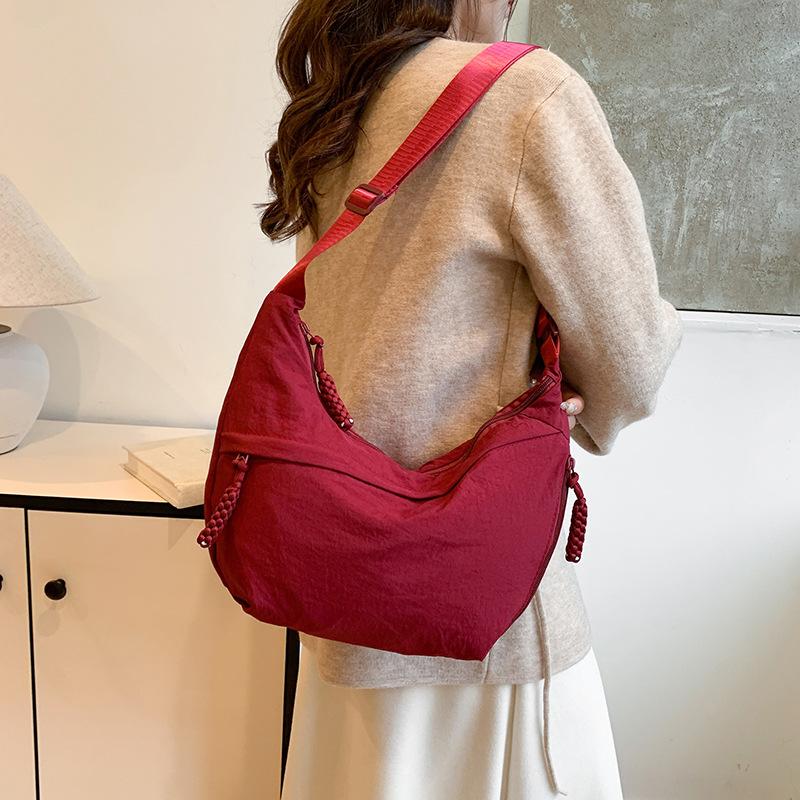Simple and Large-capacity Shoulder Bag Japanese Niche Fashion Girls Class Messenger Bag Beautiful Commuter Tote Bag