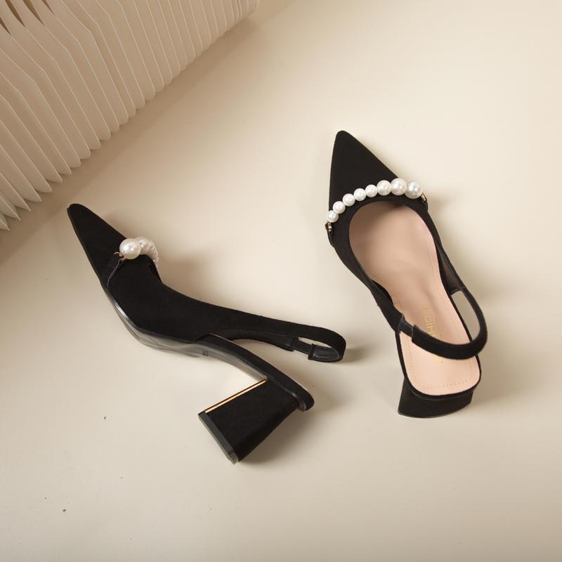 

2025 Сандалии с острым носком Женский сказочный стиль Летние новые На все случаи жизни Средний каблук Пряжка Толстый каблук Темперамент Женская обувь Высокий каблук 40 чёрный