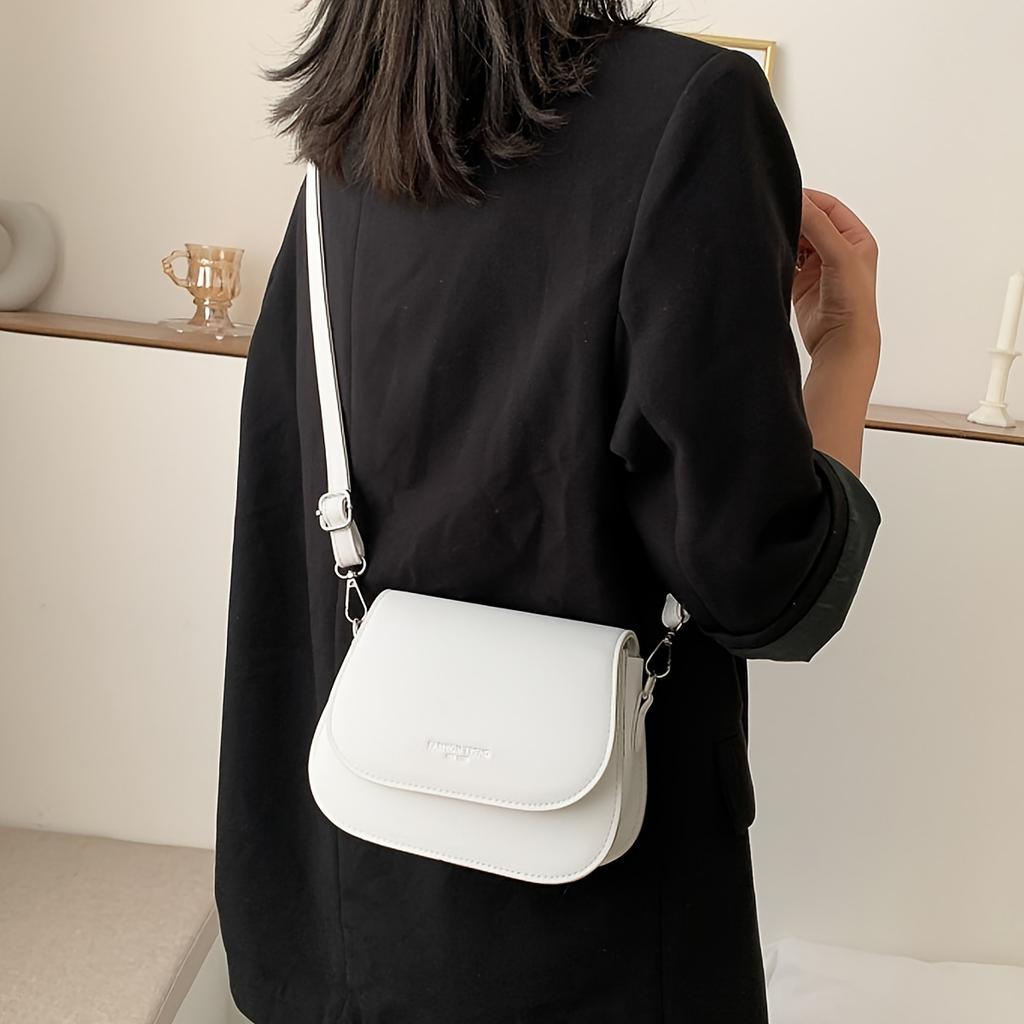 Chic Synthetic Leather Evening Crossbody Bag Stylish Shoulder Flap for Womens Night Out with Secure Closure and Versatile Wearability