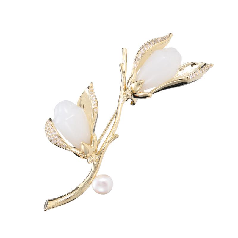 Women's Classic Magnolia Flower Brooch, Luxury Lapel Pin for Coats, Elegant Corsage Accessory Gift