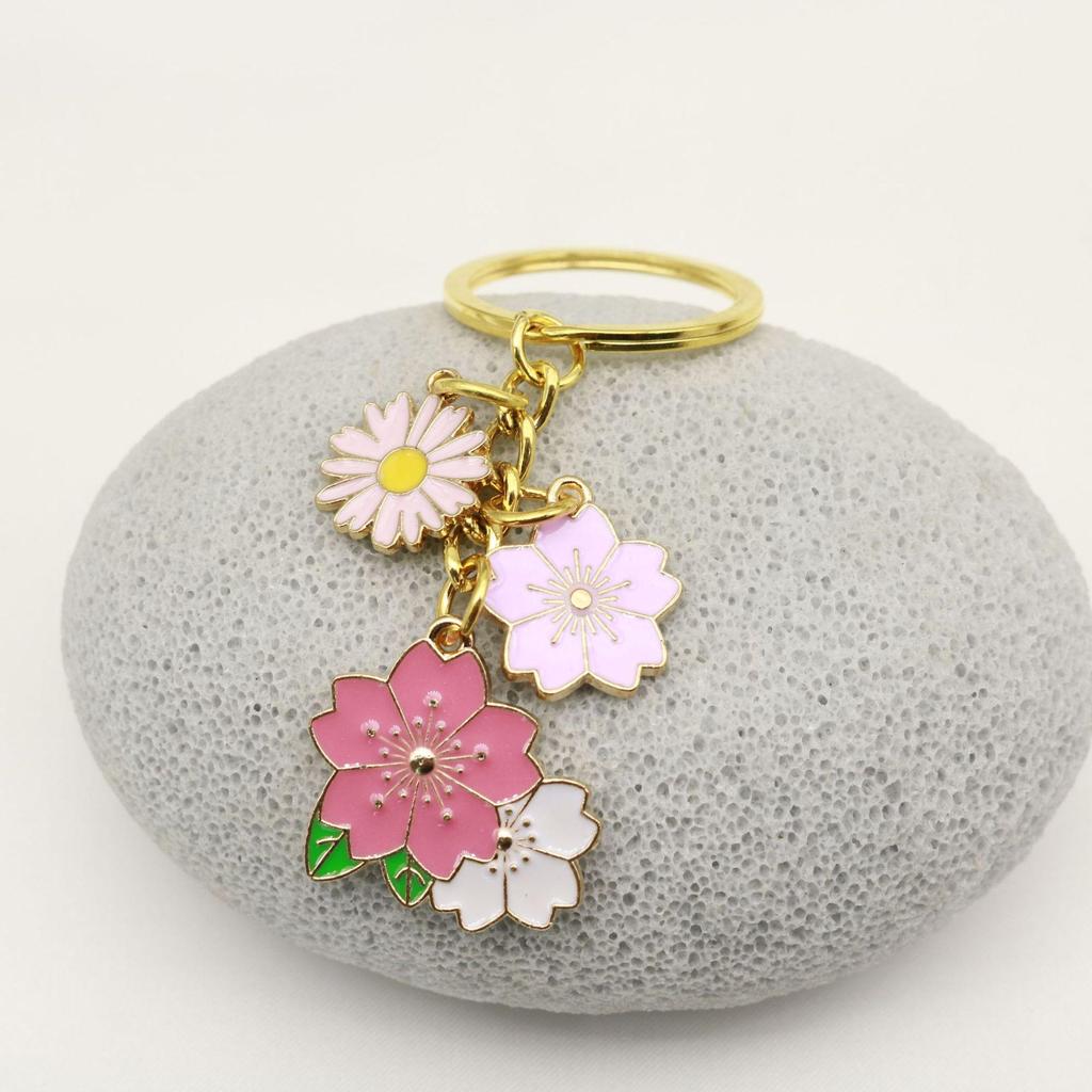 Women's Flower Keychain Pendant - Cute Bag Accessory