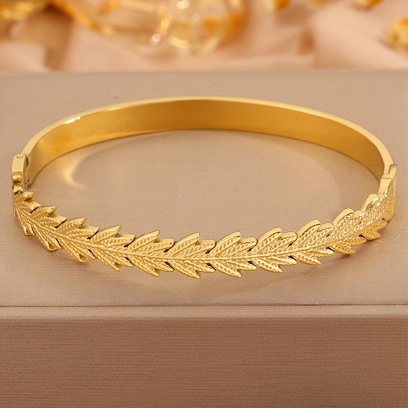 Titanium steel non-fading European and American high-end open women's oil-pressed olive leaf stainless steel