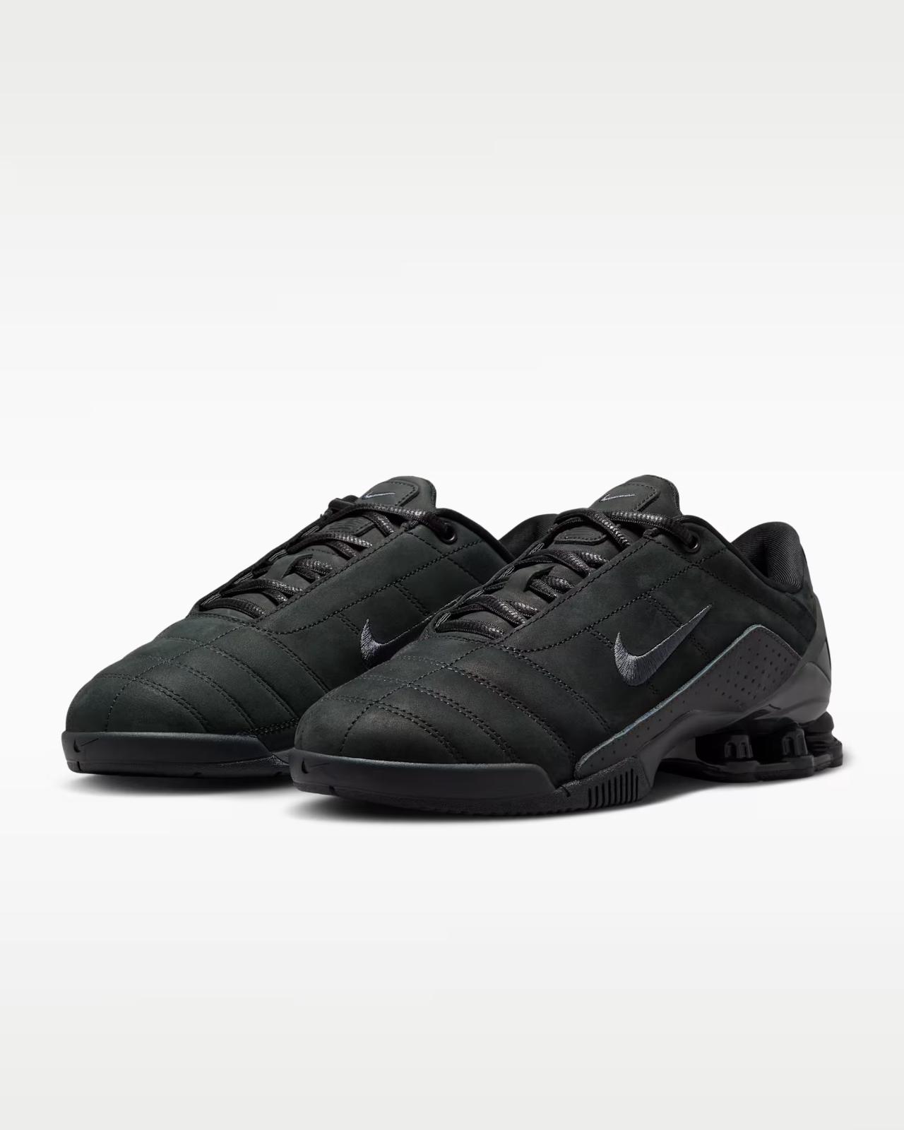 IO9934-001 Nike Total 90 Shox Magia Suede Black (Women s) 5